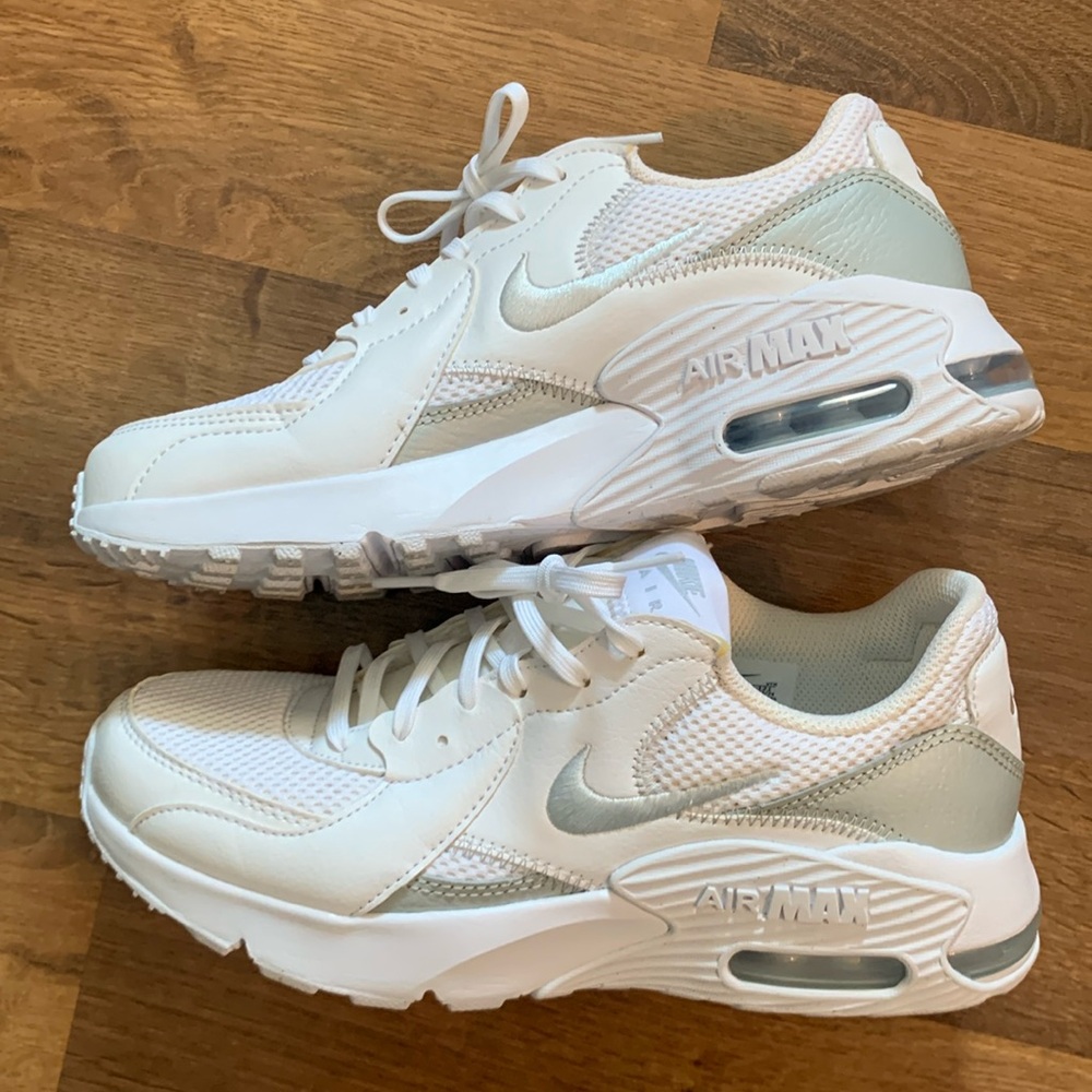Women’s Nike Air Max worn once